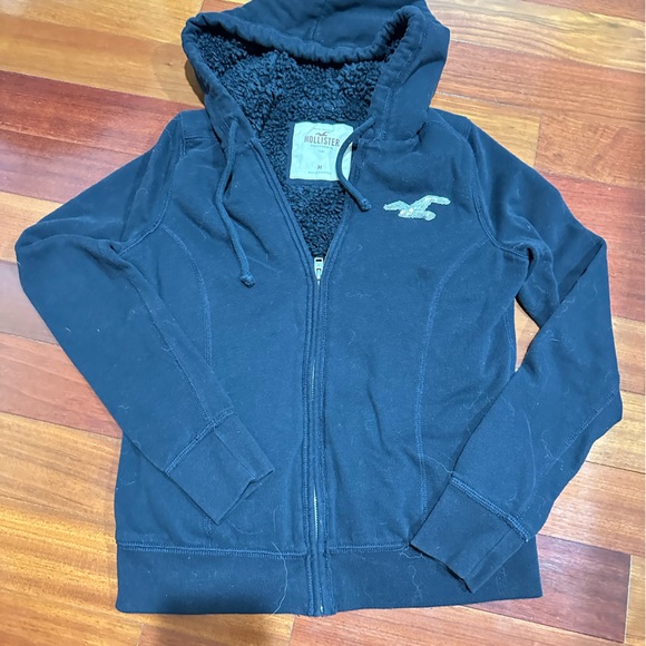 Women’s Hollister size medium blue with blue pherpa   lined zip up hooded jacket - Picture 3 of 4